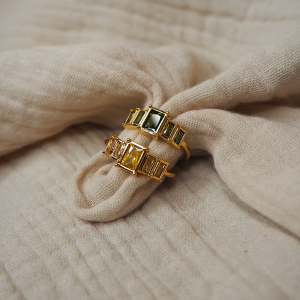 Bague réglable dorée en acier inoxydable avec pierres