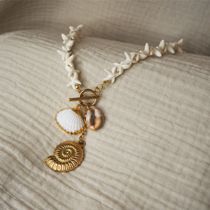 ALANA | Collier coquillages avec pendentif en acier inoxydable