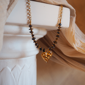 VENUS | Collier coeur en pierres naturelles et acier inoxydable