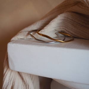 ONDE | Bracelet jonc ouvert ondulé en acier inoxydable